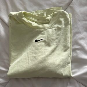 Nike Tee Loose Fit Black Swoosh